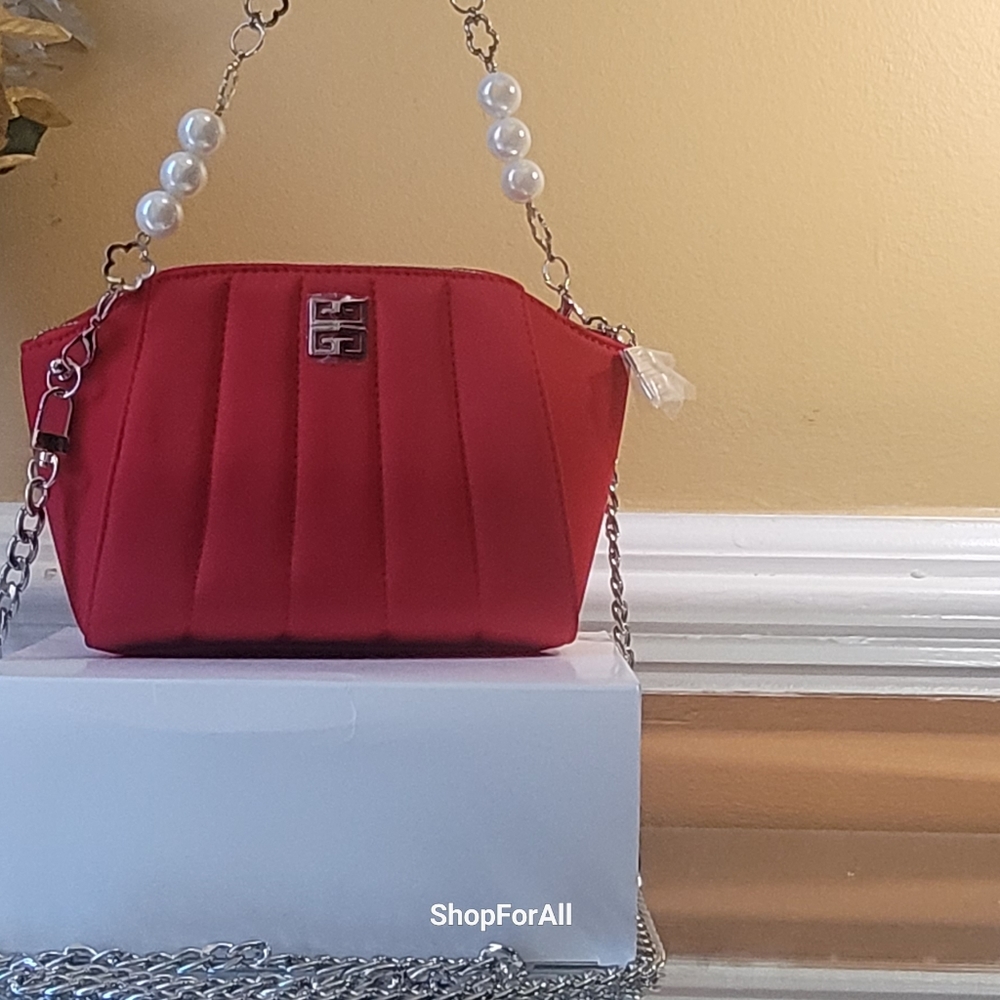 Givenchy - Picture 15 of 16